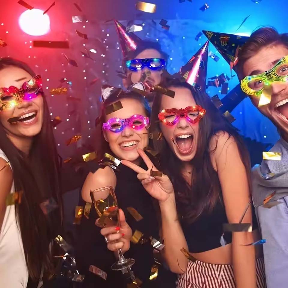 Karanlıkta Parlayan Gözlükler  - Glow In The Dark Party Glasses incelemesi ve fiyatı